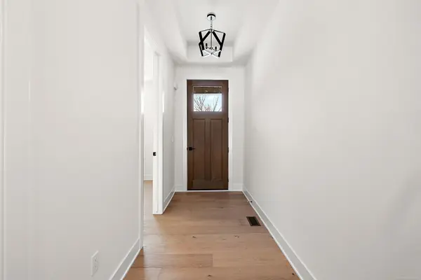 5884 Willow Grove DR, Troy, MI 48085