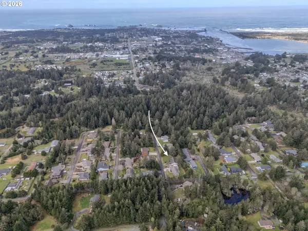 1185 11TH ST SE, Bandon, OR 97411