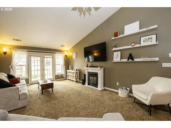 6876 SIMEON DR, Springfield, OR 97478