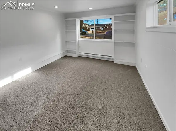 3706 N Chestnut ST, Colorado Springs, CO 80907