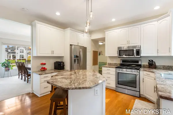 145 Bay Meadows DR, Park Twp, MI 49424