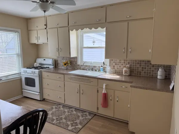 1307 Cornell RD, Roosevelt Park City, MI 49441