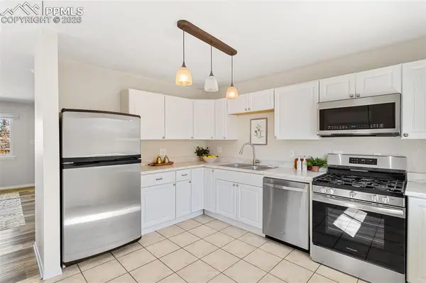 1728 N Chestnut ST, Colorado Springs, CO 80907