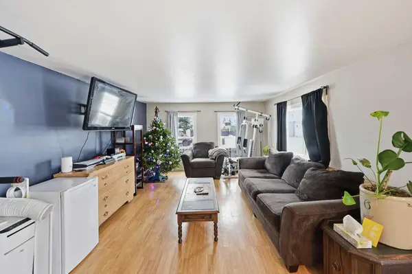 826 Bay RD, Strathmore, AB T1P 1E3