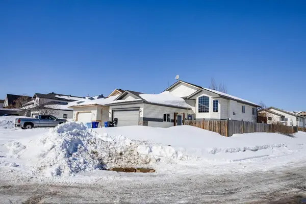102 Lanauze ST, Fort Mcmurray, AB T9K 2S3