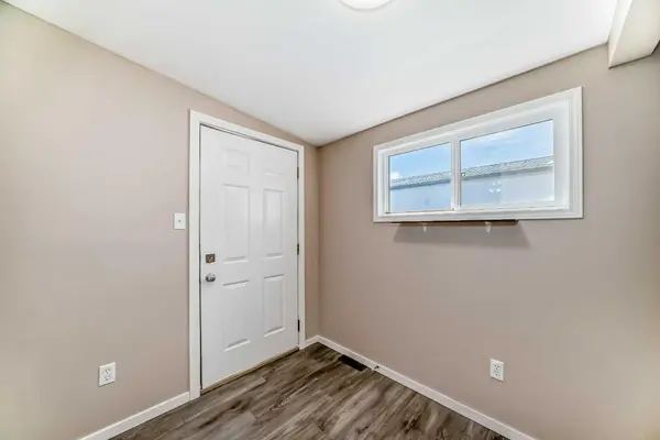 1712 23 ST #10, Coaldale, AB T1M1K5