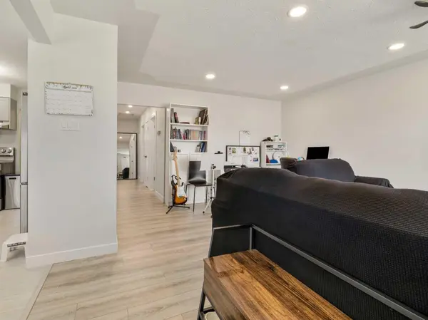 1414 Henderson Lake BLVD S, Lethbridge, AB T1K 3B8