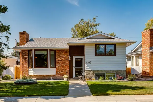 4107 Doverview DR SE,  Calgary,  AB T2B 1Z1