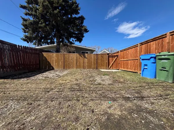 912A 18 ST NE, Calgary, AB T2E4T4