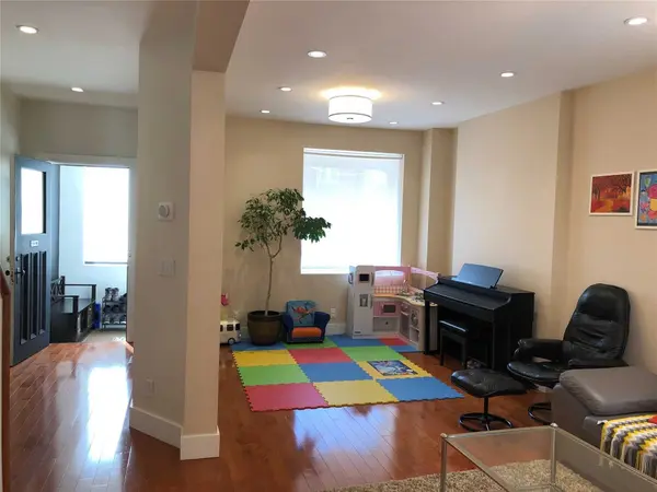 148 Roslin AVE, Toronto C04, ON M4N 1Z4