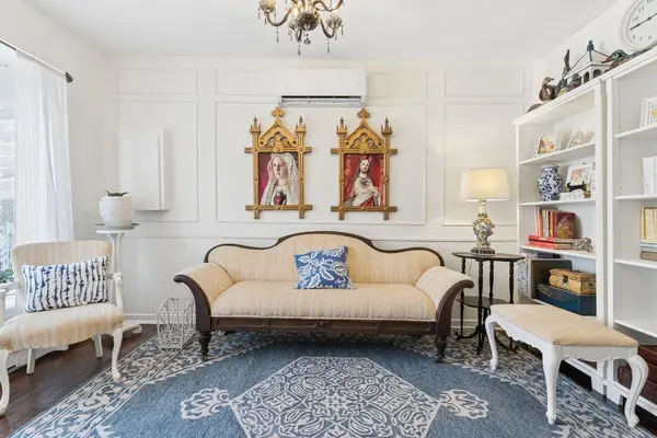 186 Cedric AVE, Toronto C03, ON M6C 3X8