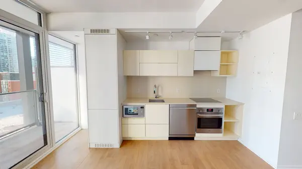 125 Peter ST #1212, Toronto C01, ON M5V 0M2