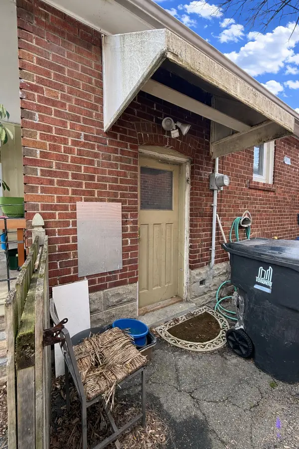 368 Winnett AVE, Toronto C03, ON M6C 3M1