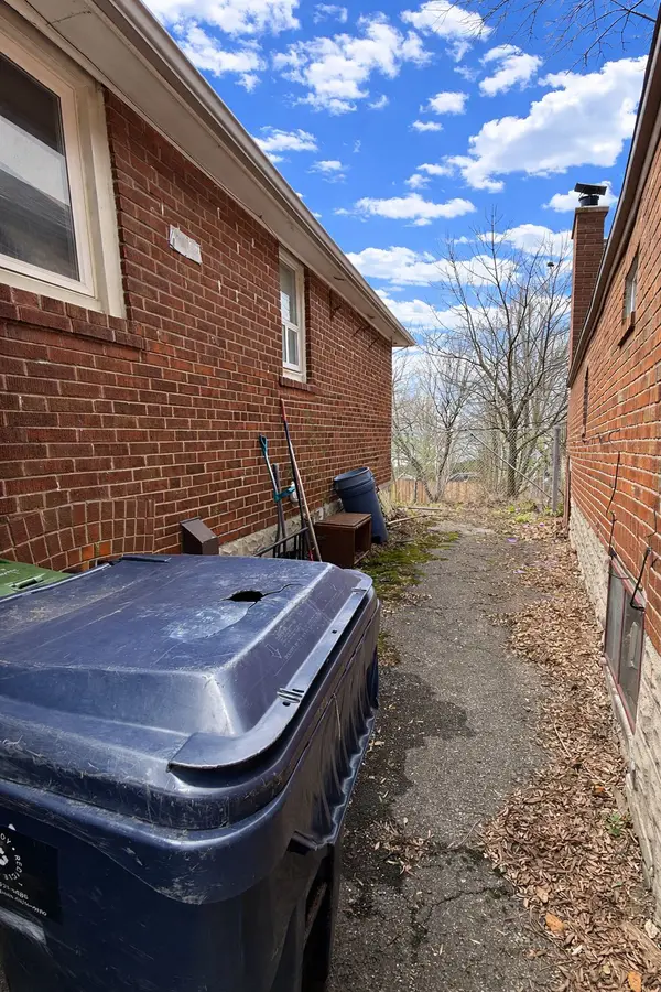 368 Winnett AVE, Toronto C03, ON M6C 3M1