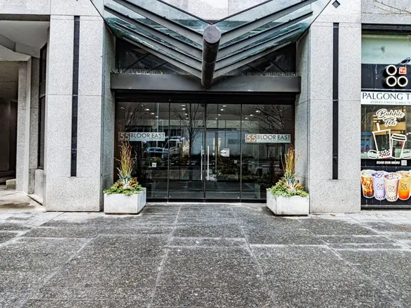 55 Bloor ST E #802, Toronto C08, ON M4W 3W6