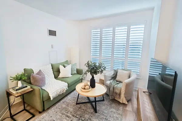 55 Bloor ST E #802, Toronto C08, ON M4W 3W6