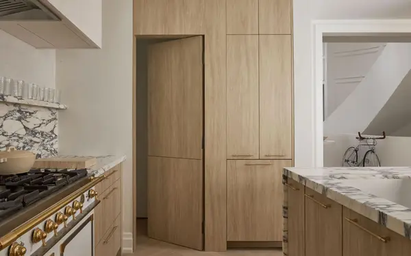 37 Rippleton RD, Toronto C13, ON M3B 1H4