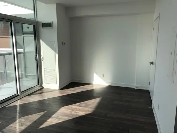 120 Varna DR #1521, Toronto C04, ON M6A 1N3