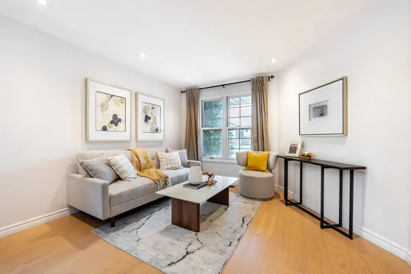 1506 Bentley LN, Pickering, ON L1X 2M5