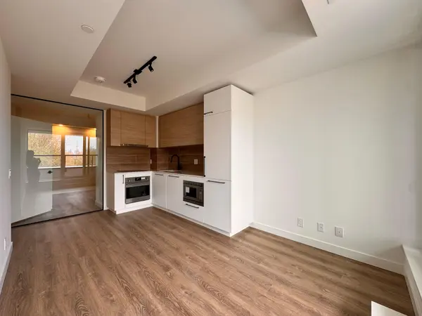 1050 Eastern AVE #323, Toronto E01, ON M4L 0B7