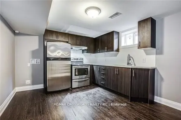 133 Labrador DR #Bsmt, Oshawa, ON L1H 7E4