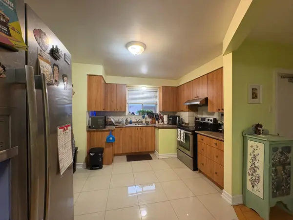 15 Fordover DR, Toronto E08, ON M1E 1T7