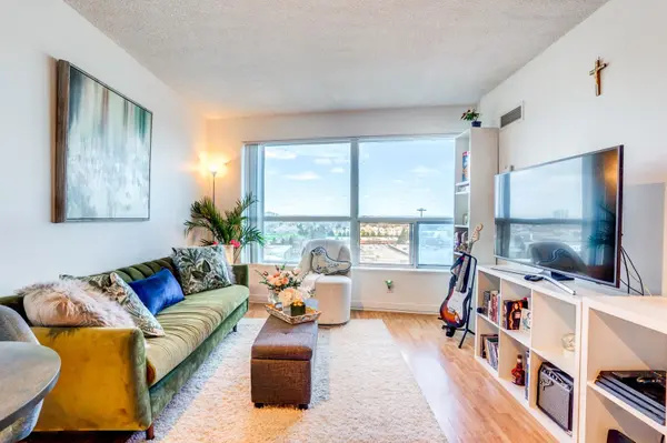 36 Lee Centre DR #1203, Toronto E09, ON M1H 3K2