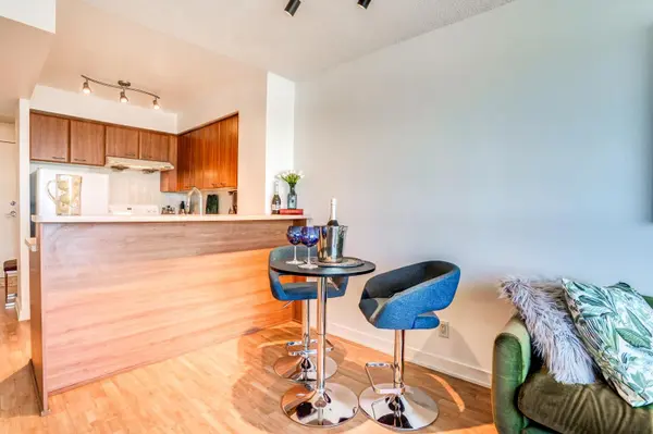 36 Lee Centre DR #1203, Toronto E09, ON M1H 3K2