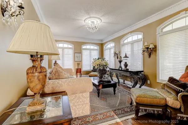 2 Mumberson CT, Markham, ON L6C 1Y4