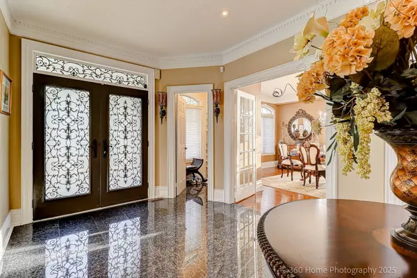 2 Mumberson CT, Markham, ON L6C 1Y4