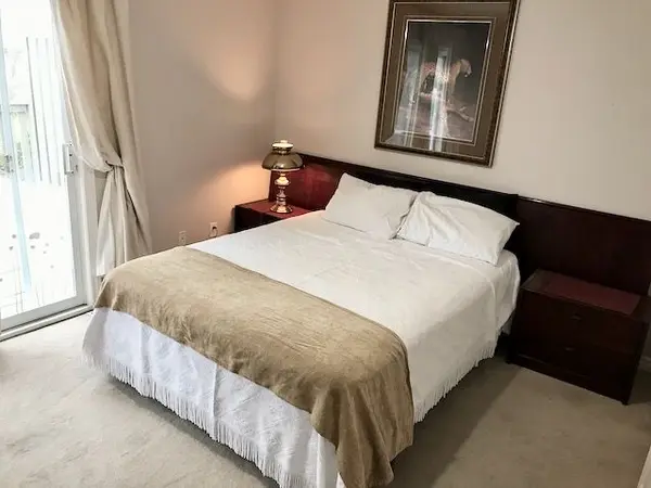 882 Pine Ave AVE #Near Lake, Innisfil, ON L0L 1W0