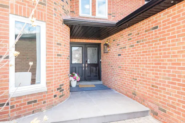 85 Butterfield CRES, Vaughan, ON L6A 1J4