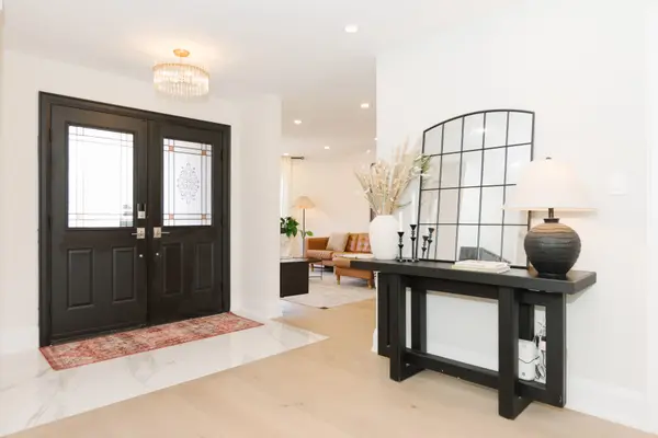 85 Butterfield CRES, Vaughan, ON L6A 1J4