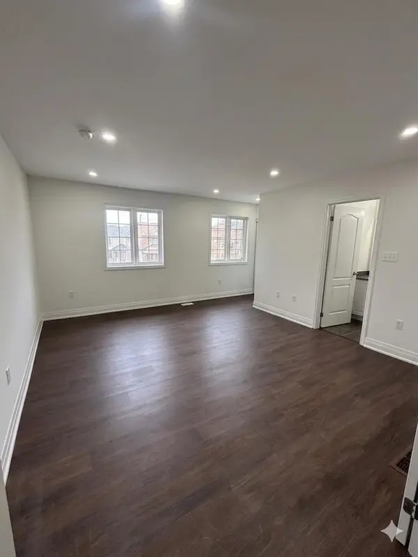 2271 Whitewood CRES #Upper, Innisfil, ON L9S 2B1