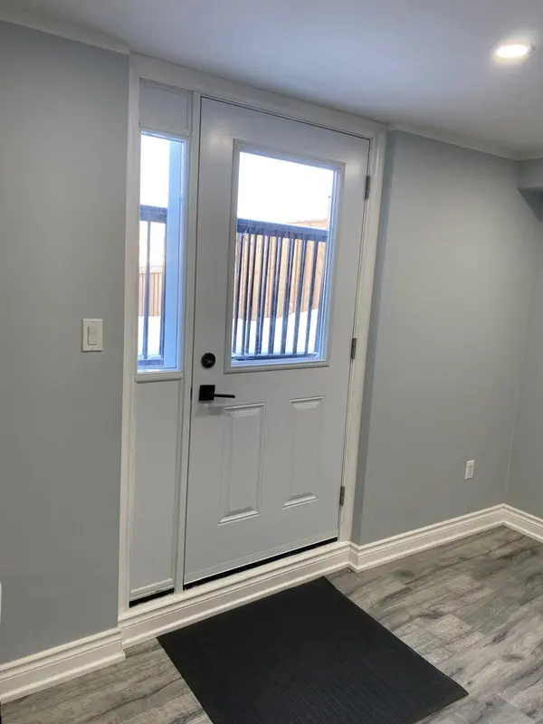 300 Miller Park AVE, Bradford West Gwillimbury, ON L3Z 0A7