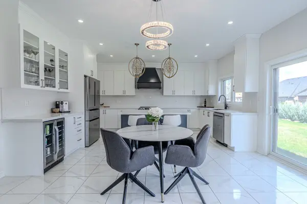 1649 Corsal CT, Innisfil, ON L9S 0P8