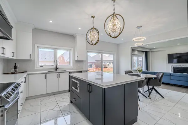 1649 Corsal CT, Innisfil, ON L9S 0P8