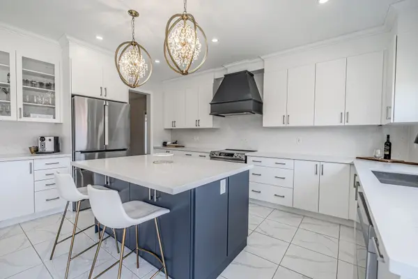 1649 Corsal CT, Innisfil, ON L9S 0P8