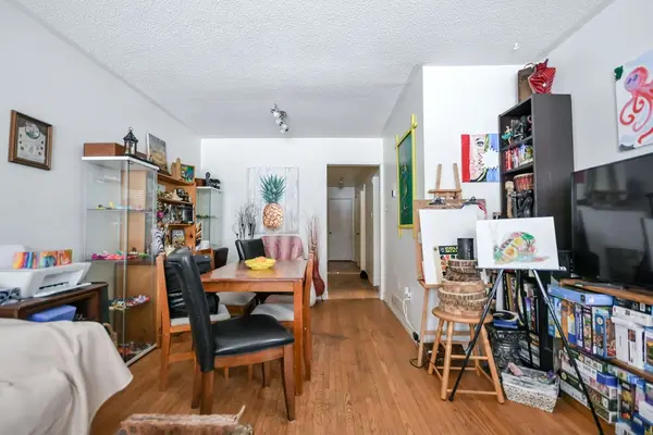 17 Burbank PL, Barrie, ON L4M 2S8