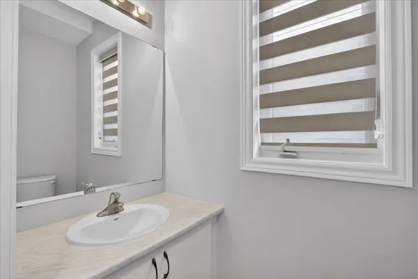 38 Rochester DR, Barrie, ON L9J 0W1