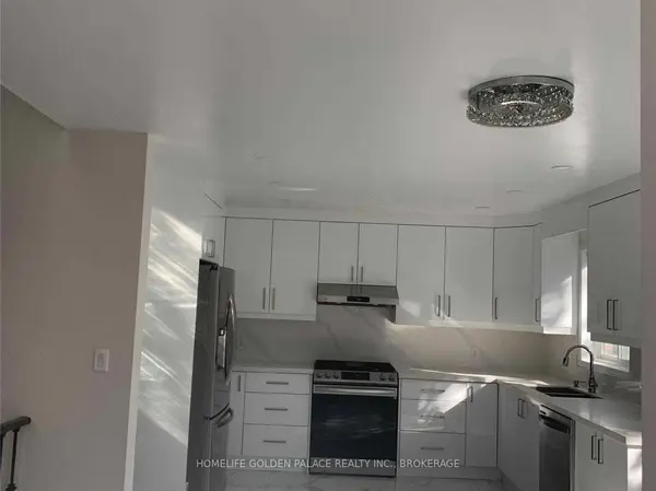 13 Dykstra DR, Barrie, ON L4N 0E2