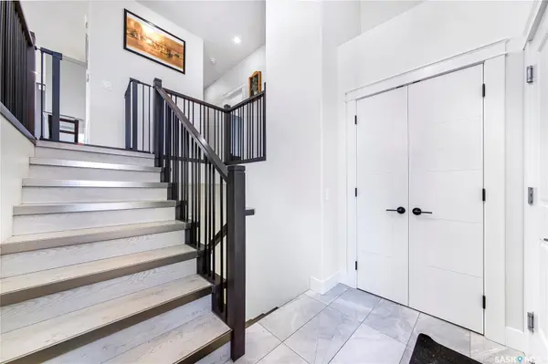 123 McArthur LANE, Saskatoon, SK S7L 6X5