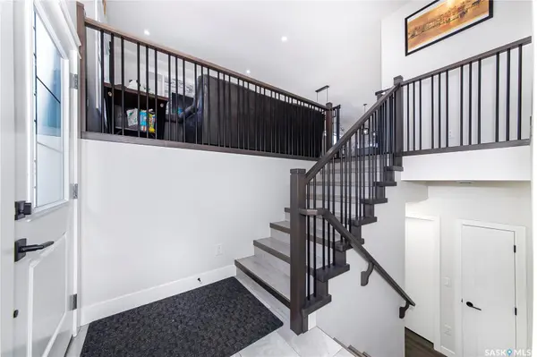 123 McArthur LANE, Saskatoon, SK S7L 6X5