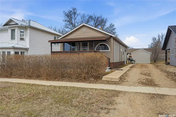 231 5th AVENUE W, Gravelbourg, SK S0H 1X0