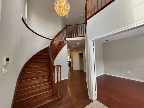 5914 Long Valley RD, Mississauga, ON L5M 6J6