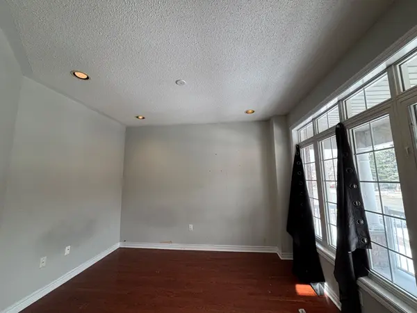 5914 Long Valley RD, Mississauga, ON L5M 6J6