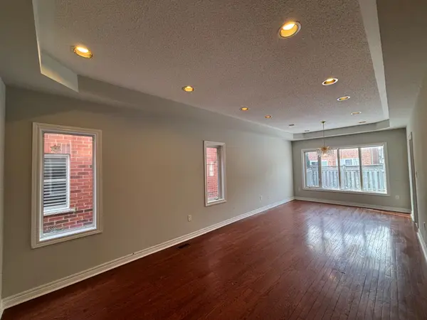 5914 Long Valley RD, Mississauga, ON L5M 6J6