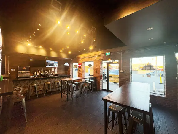 676 APPLEBY Line #E110, Burlington, ON L7L 6J9