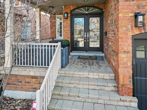 5142 Ancient Stone AVE, Mississauga, ON L5M 8A9
