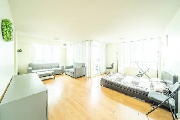 335 Rathburn RD W #711, Mississauga, ON L5B 0C8